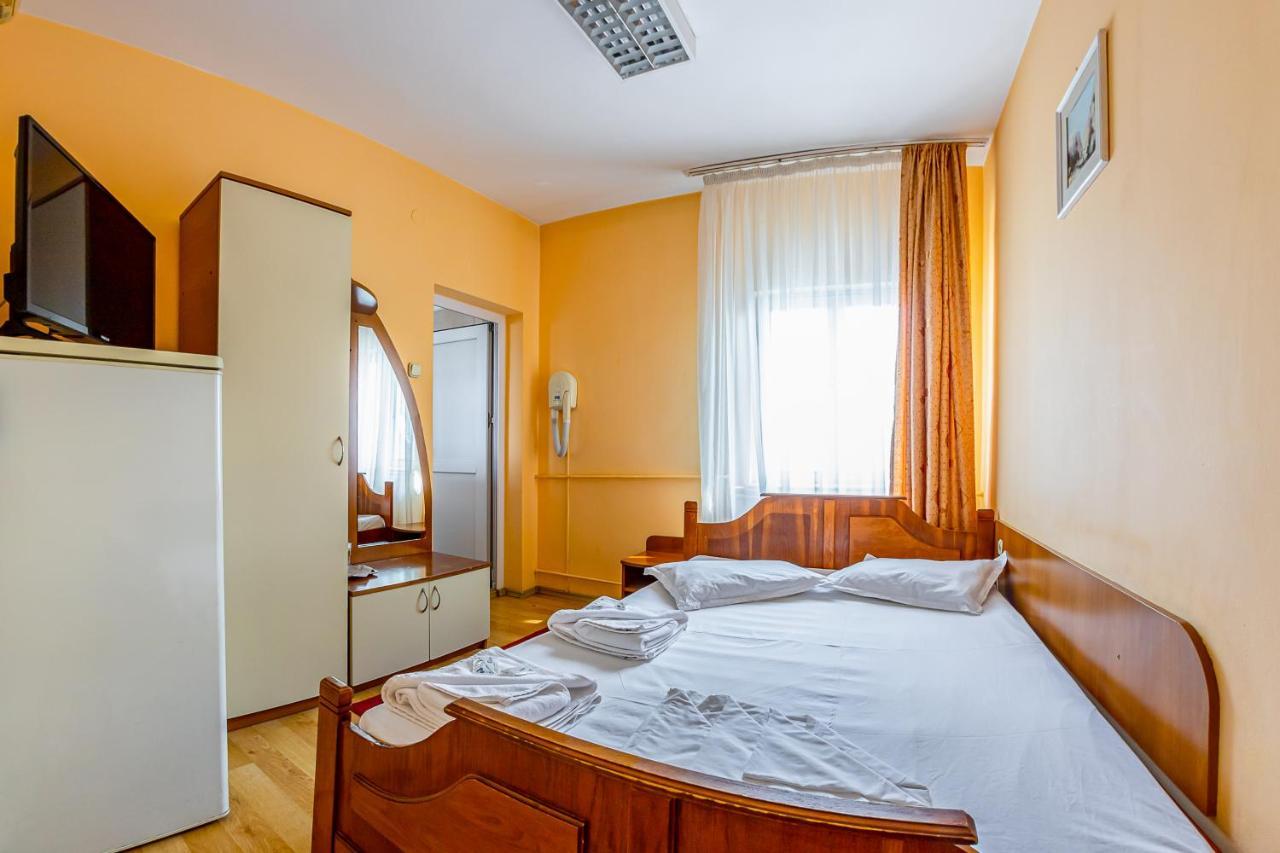Motel Dasiana Târgu Jiu Dış mekan fotoğraf